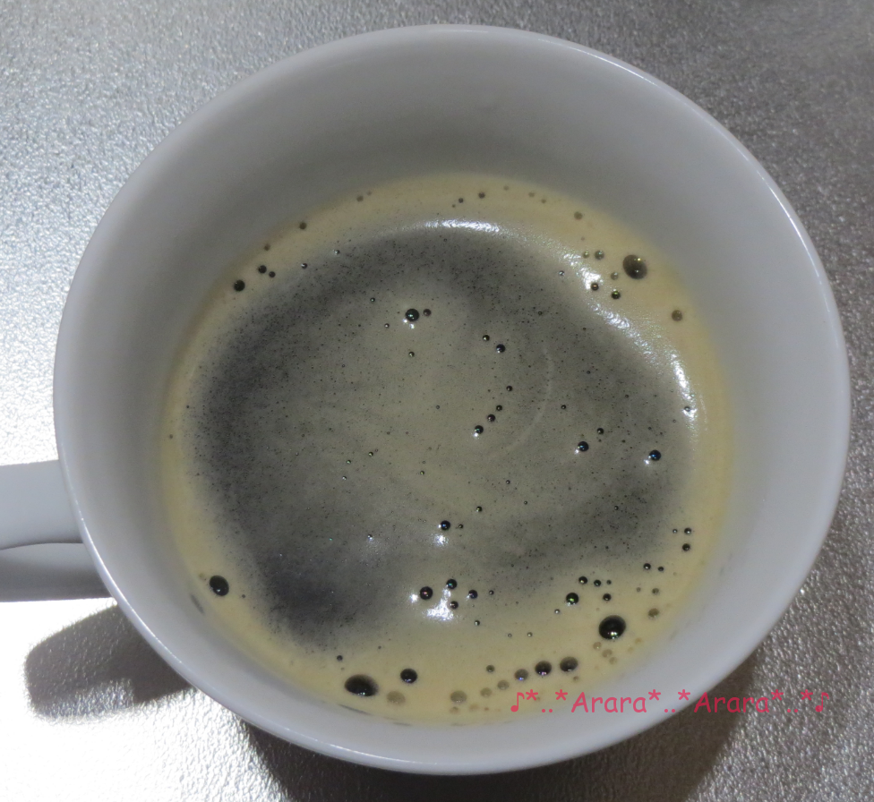 ボッテガバーチ　有機穀物コーヒーお湯そそぐ画像